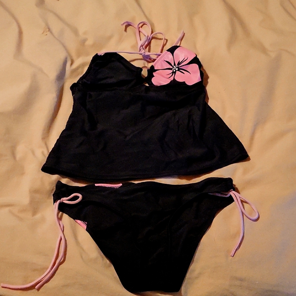 2 piece bathing suite